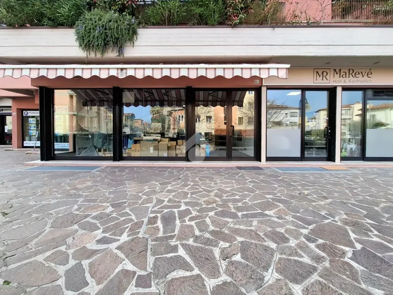 Negozio in Via Mezzocolle 6, Desenzano Del Garda, {3} - Foto 1