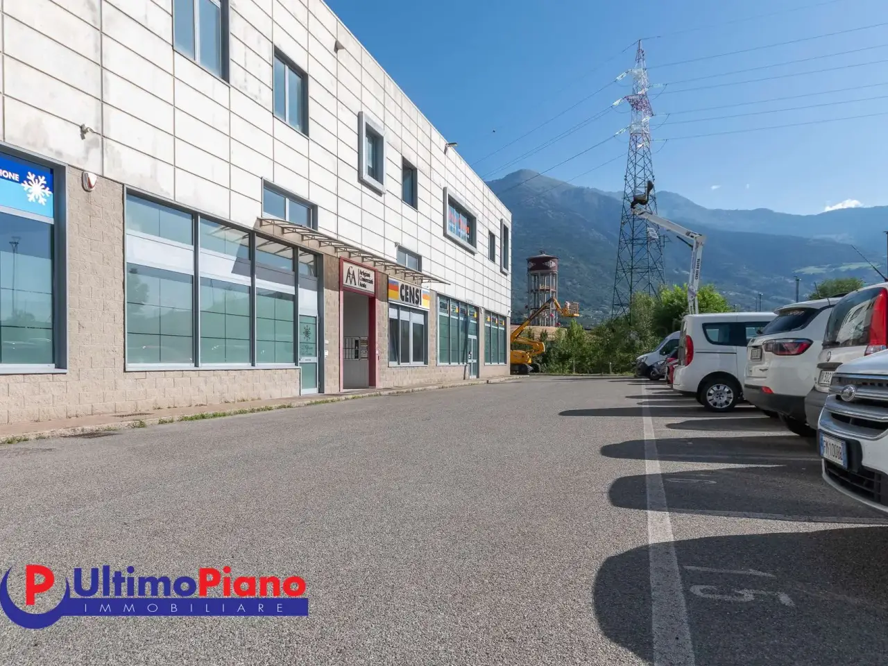 Ufficio in Via Lavoratori Vittime col Du Mont 21, Aosta, {3} - Foto 1