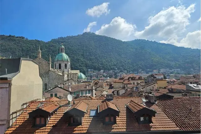 Trilocale in Via Cinque Giornate, 25, Como - Foto 1