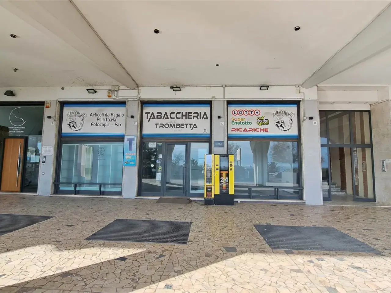 Negozio in Viale Artale Alagona, Catania, {3} - Foto 2