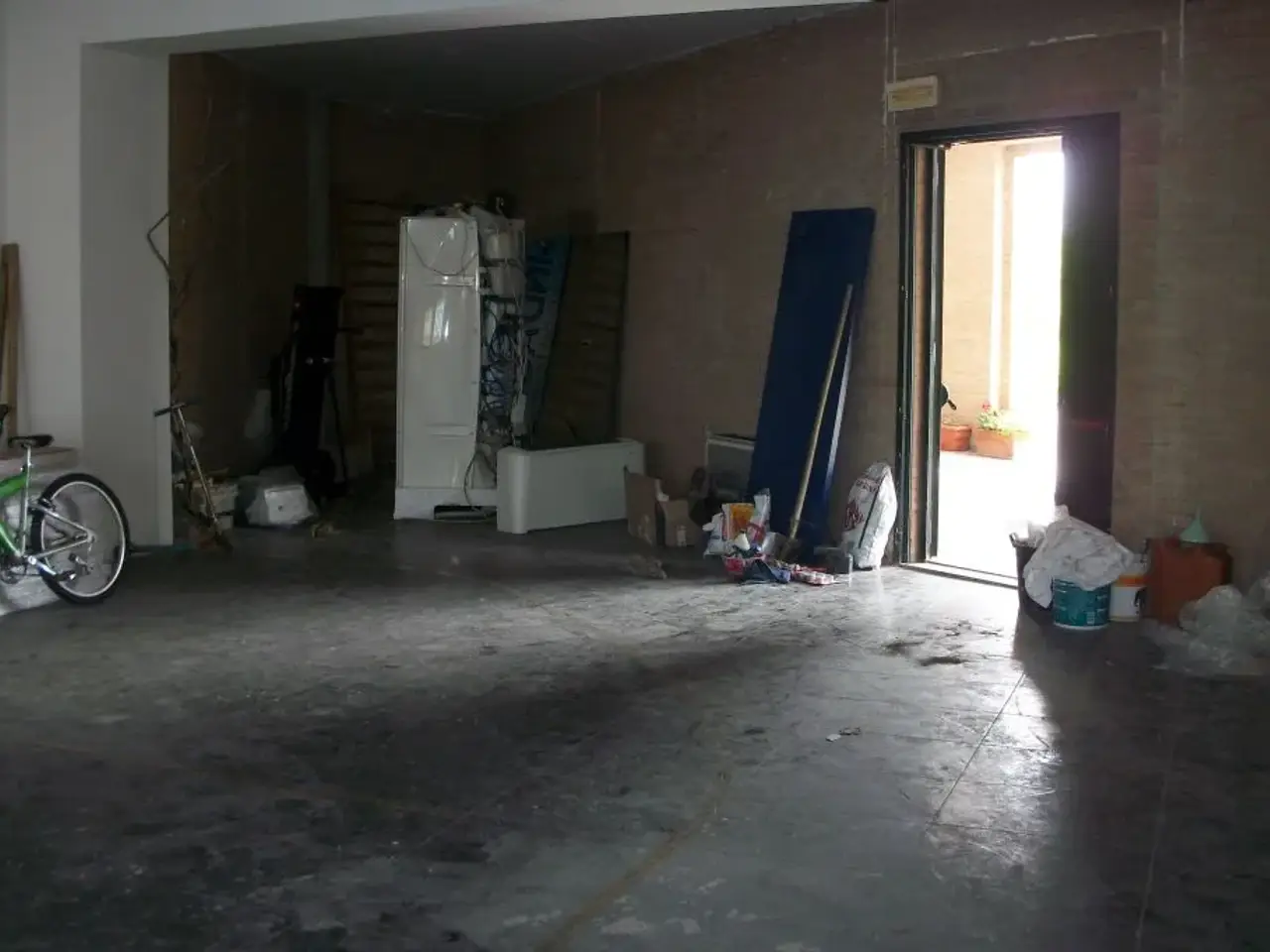 Esercizio commerciale in Via Emilia 123, Pisa, {3} - Foto 1