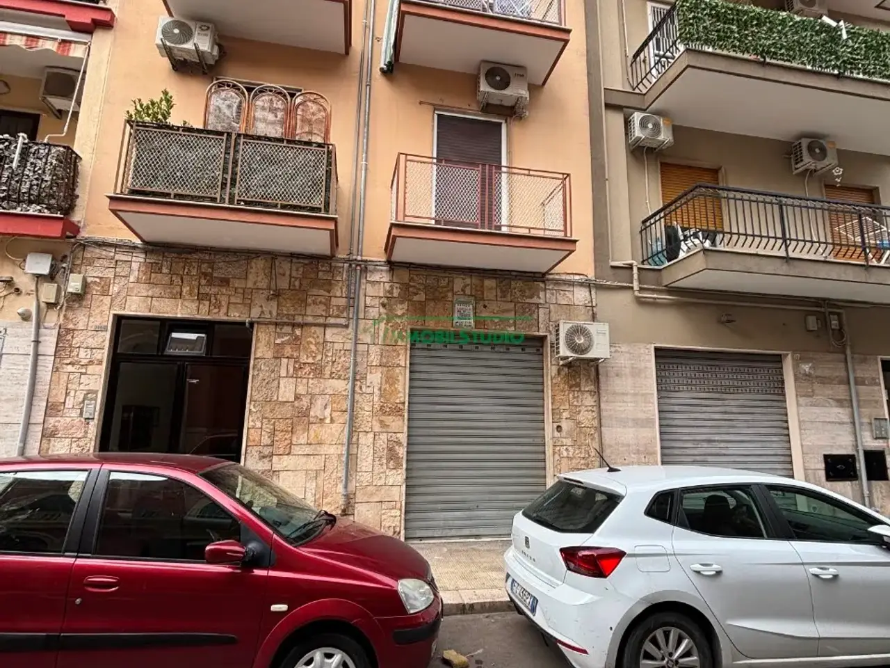 Negozio in Via Benedetto Lorusso, Bari, {3} - Foto 1