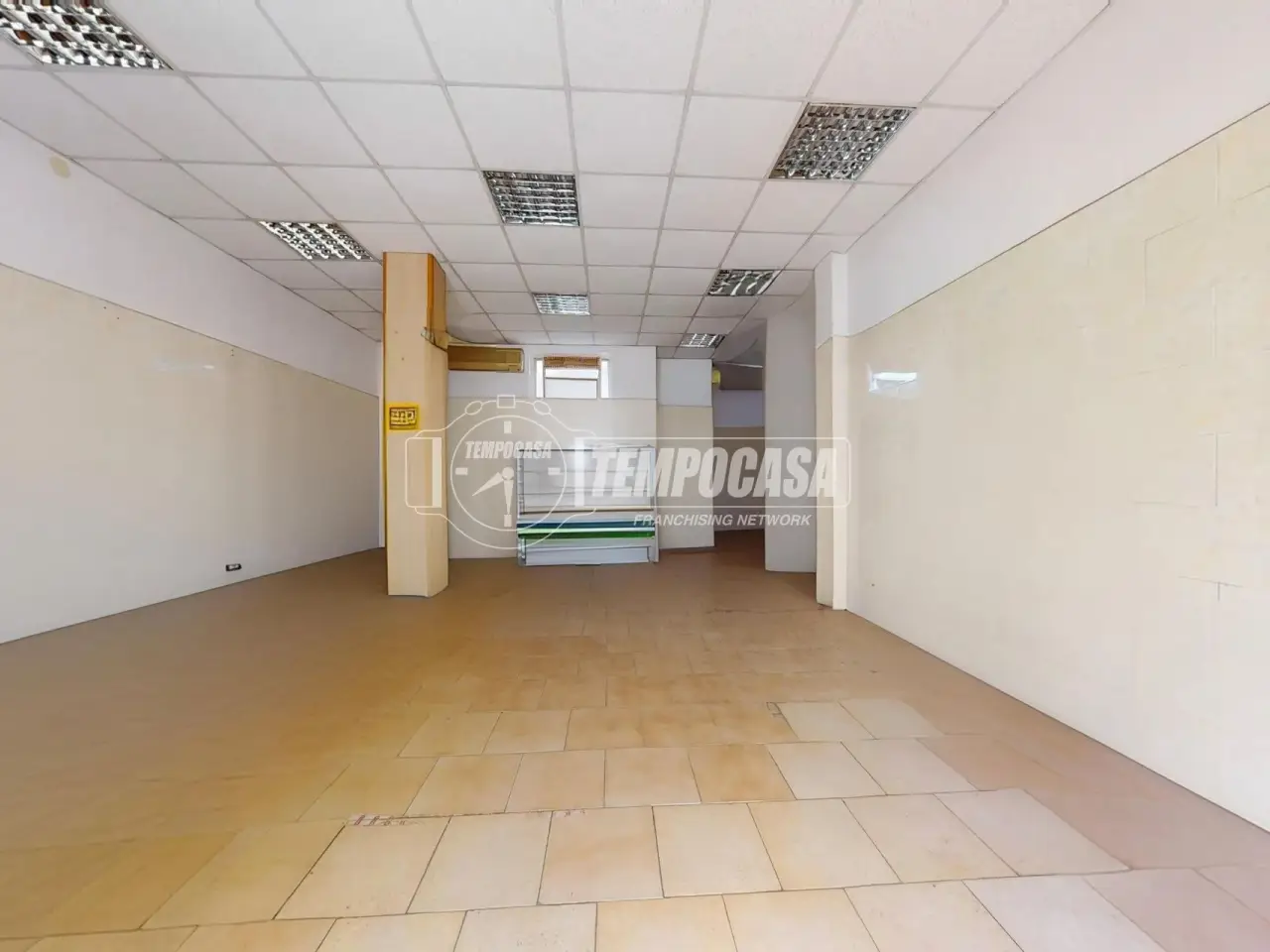 Negozio in Via Sturzo, Rutigliano, {3} - Foto 2