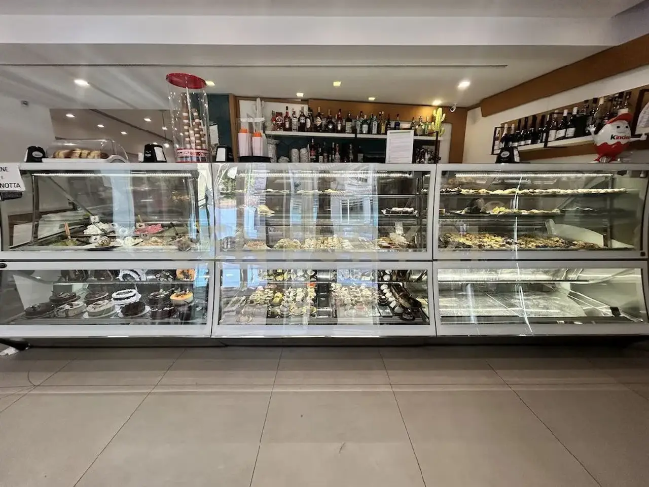 Pasticceria in Strada Statale 115, Porto Empedocle, {3} - Foto 2