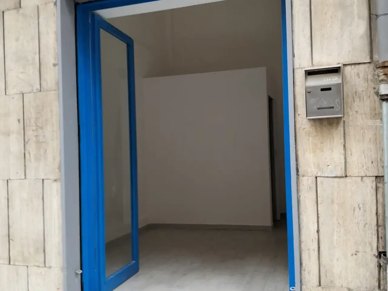 Negozio in Via Giuseppe Tropeano 17, Napoli, {3} - Foto 2