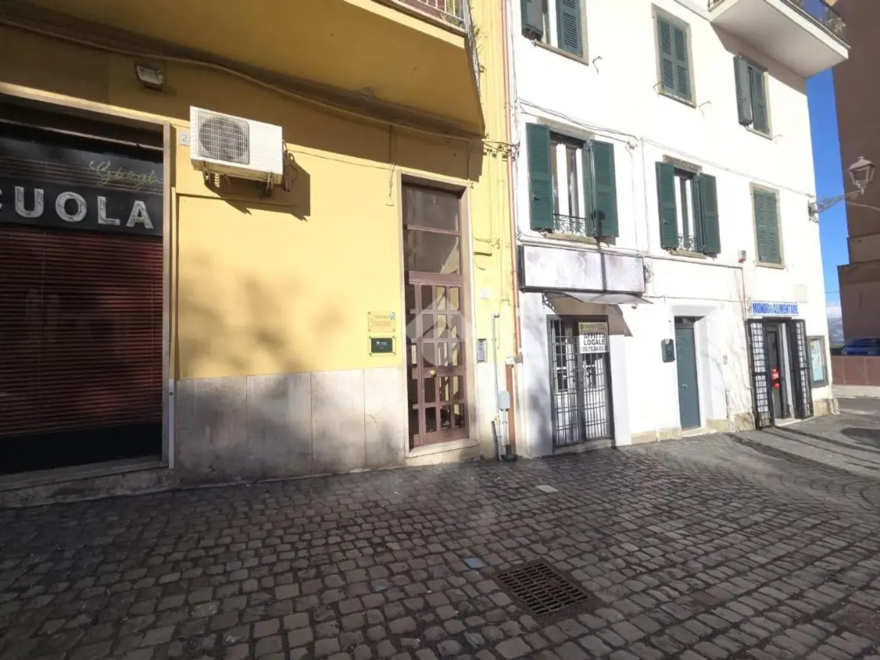 Negozio in Piazza Cairoli 27, Velletri, {3} - Foto 1