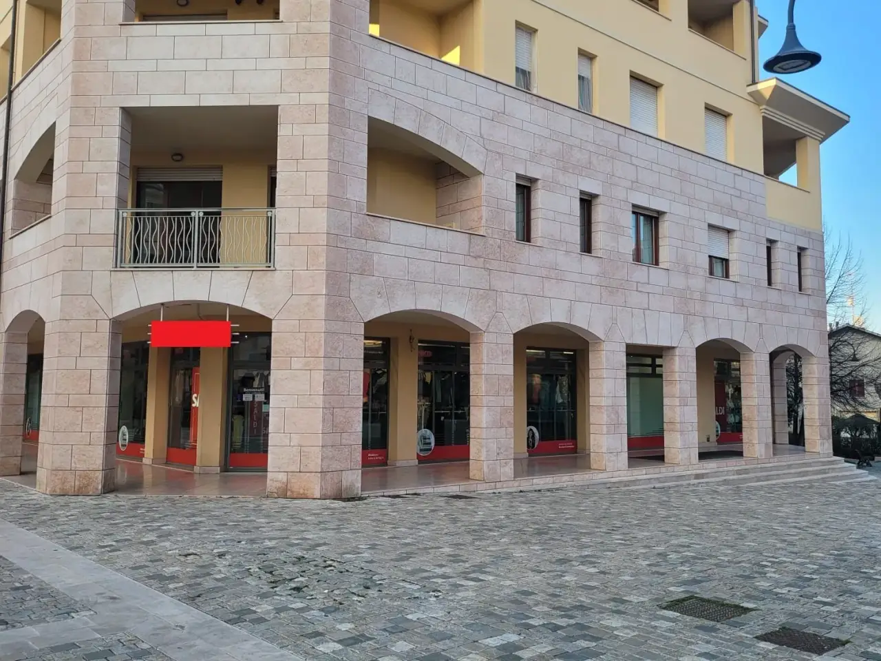 Abbigliamento in Piazza Europa 24, Verucchio, {3} - Foto 2