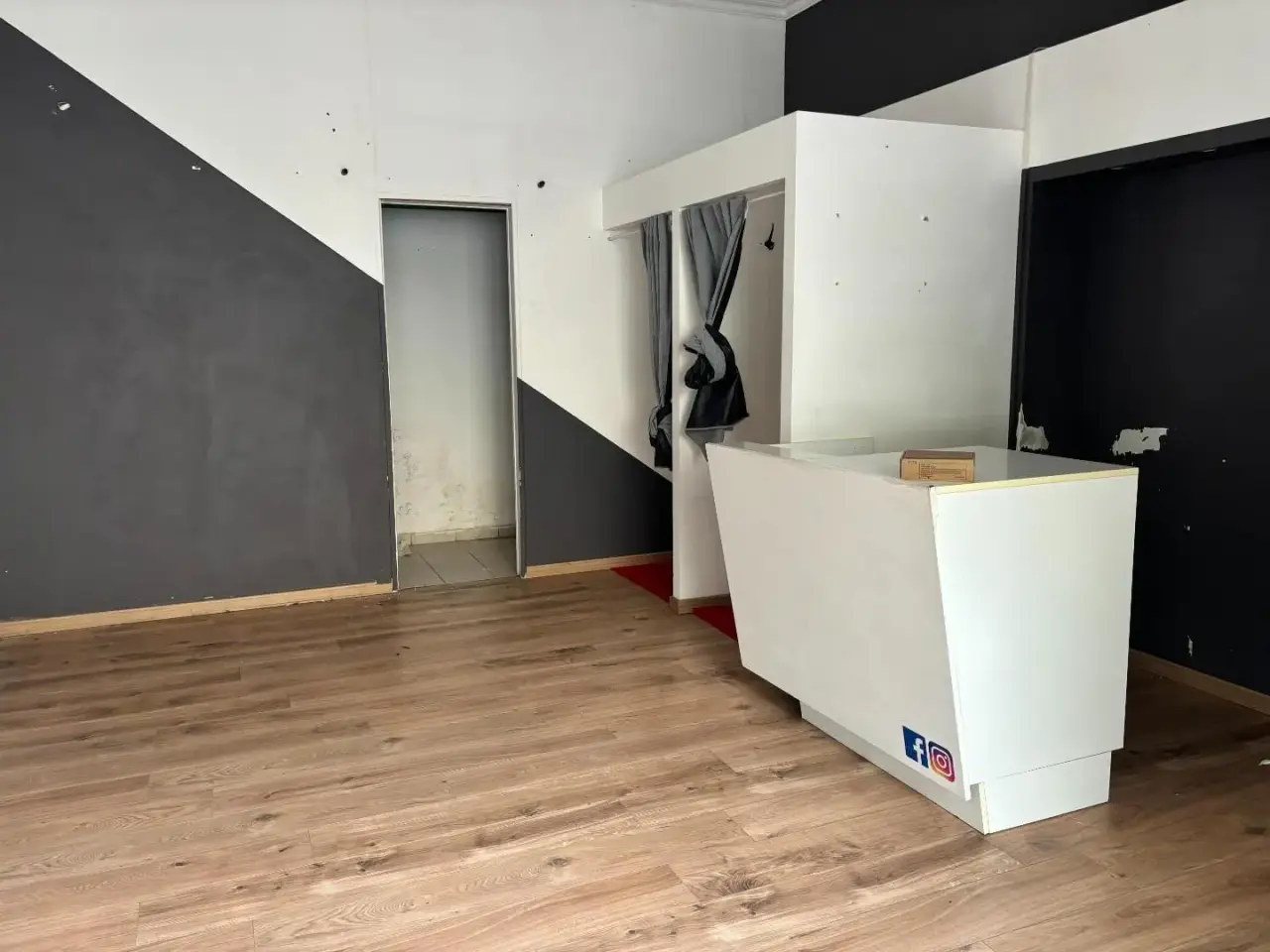 Negozio in Cesare Battisti 271, Viareggio, {3} - Foto 2