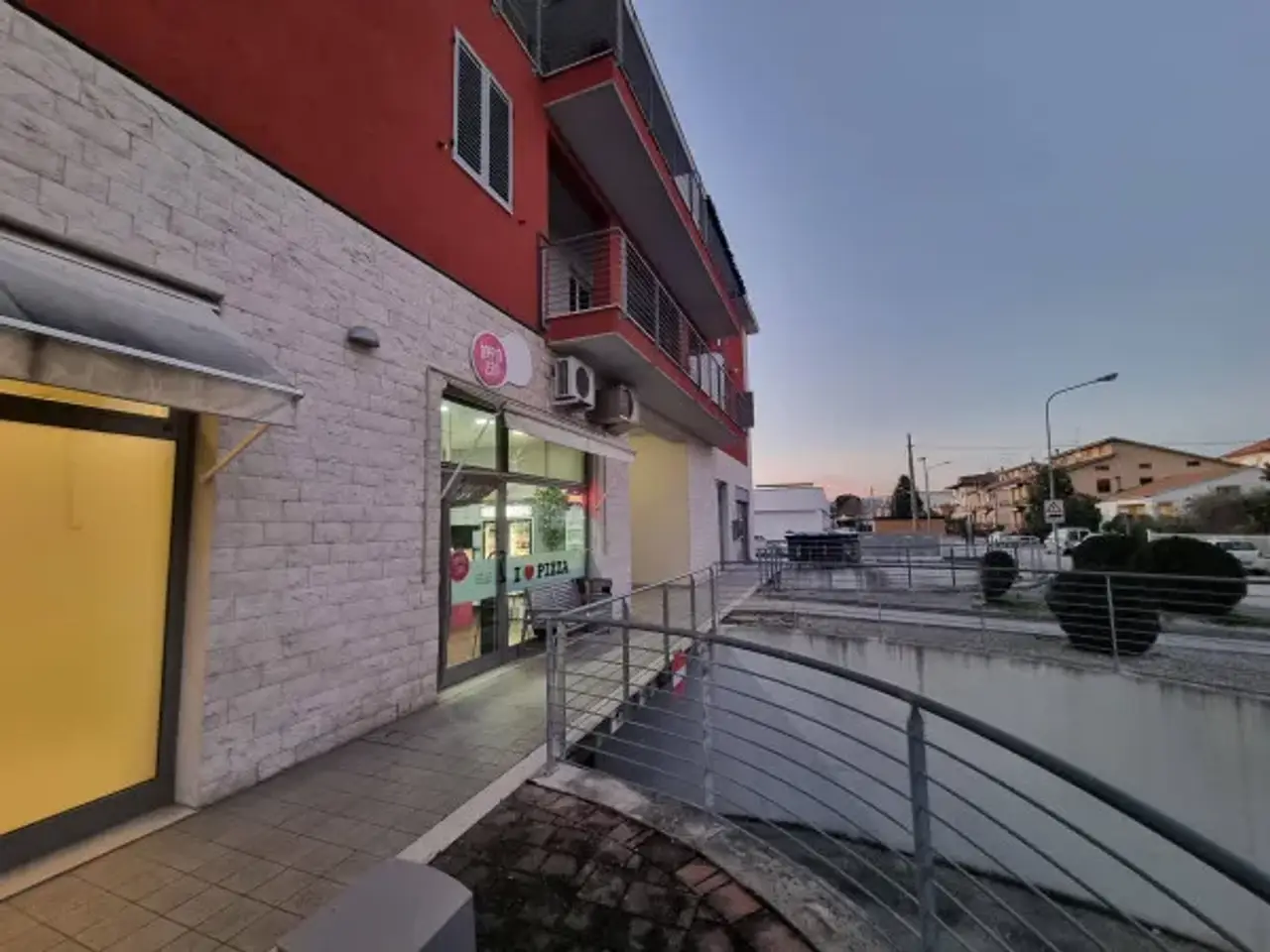 Pizzeria in Viale dell'Artigianato, Corridonia, {3} - Foto 2