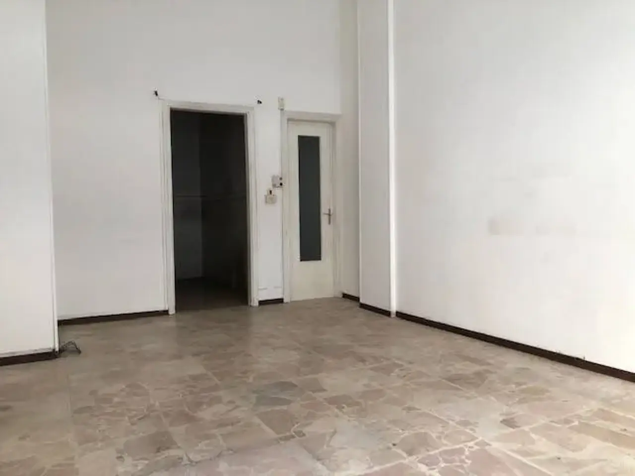 Negozio in Via dei Guasco 52, Alessandria, {3} - Foto 1
