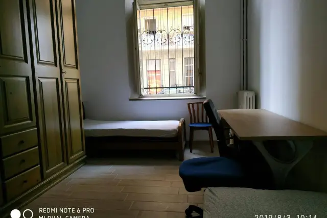 Room in Via Urbino, Torino - Photo 1