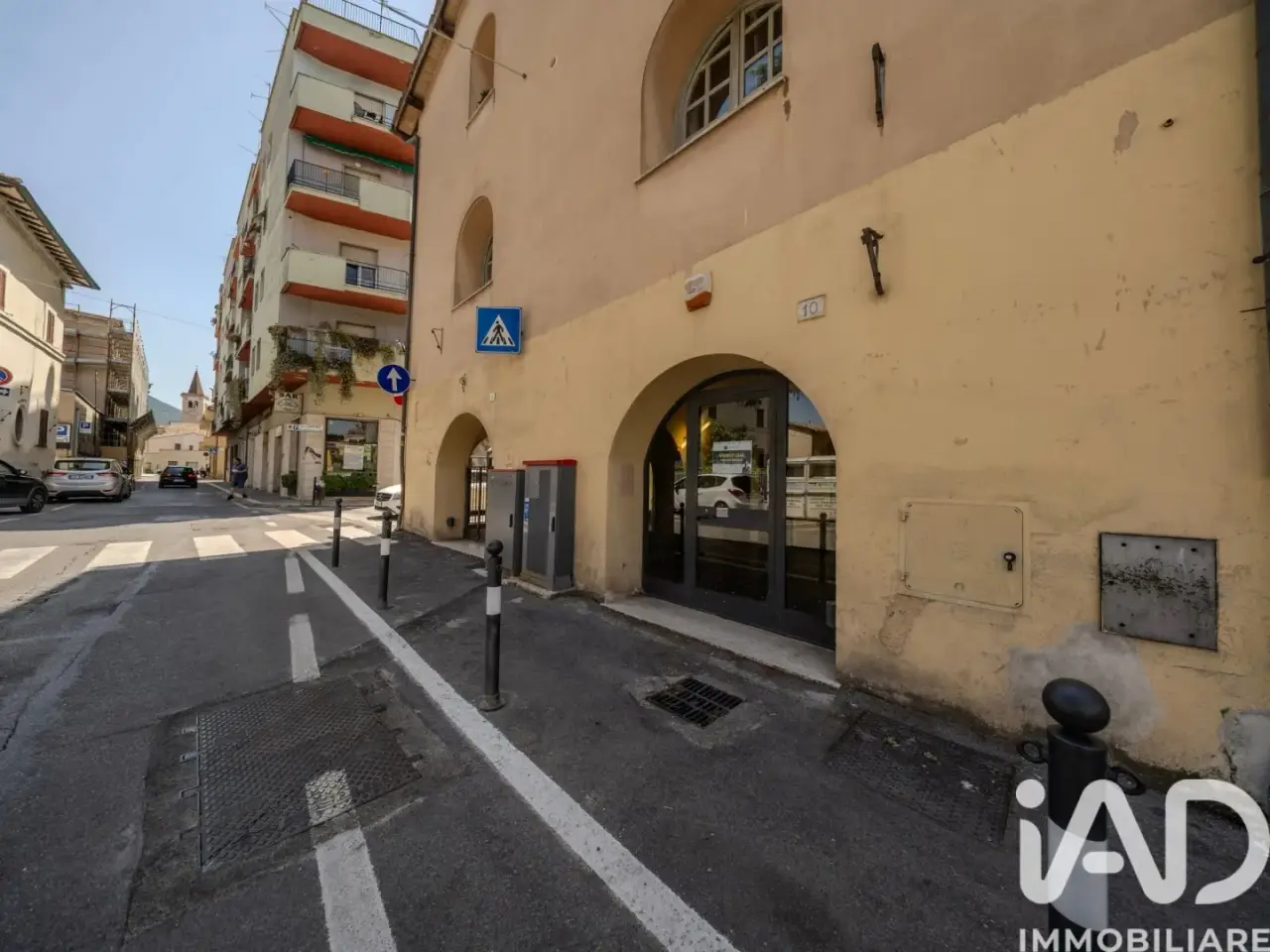 Negozio in Via Vittorio Meneghini 10, Foligno, {3} - Foto 2