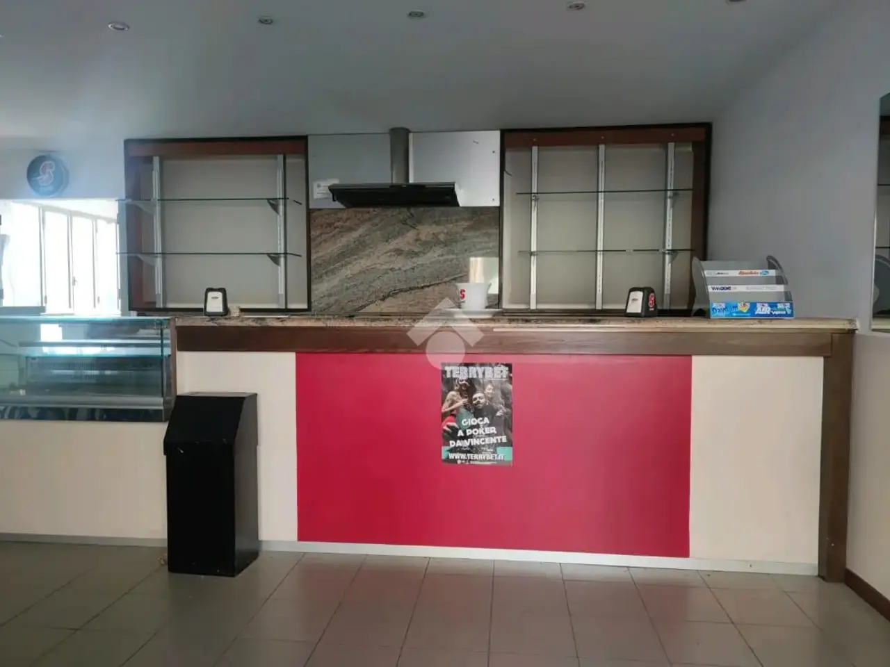 Negozio in Piazza Vittorio Martelli, Castrocaro Terme, {3} - Foto 1