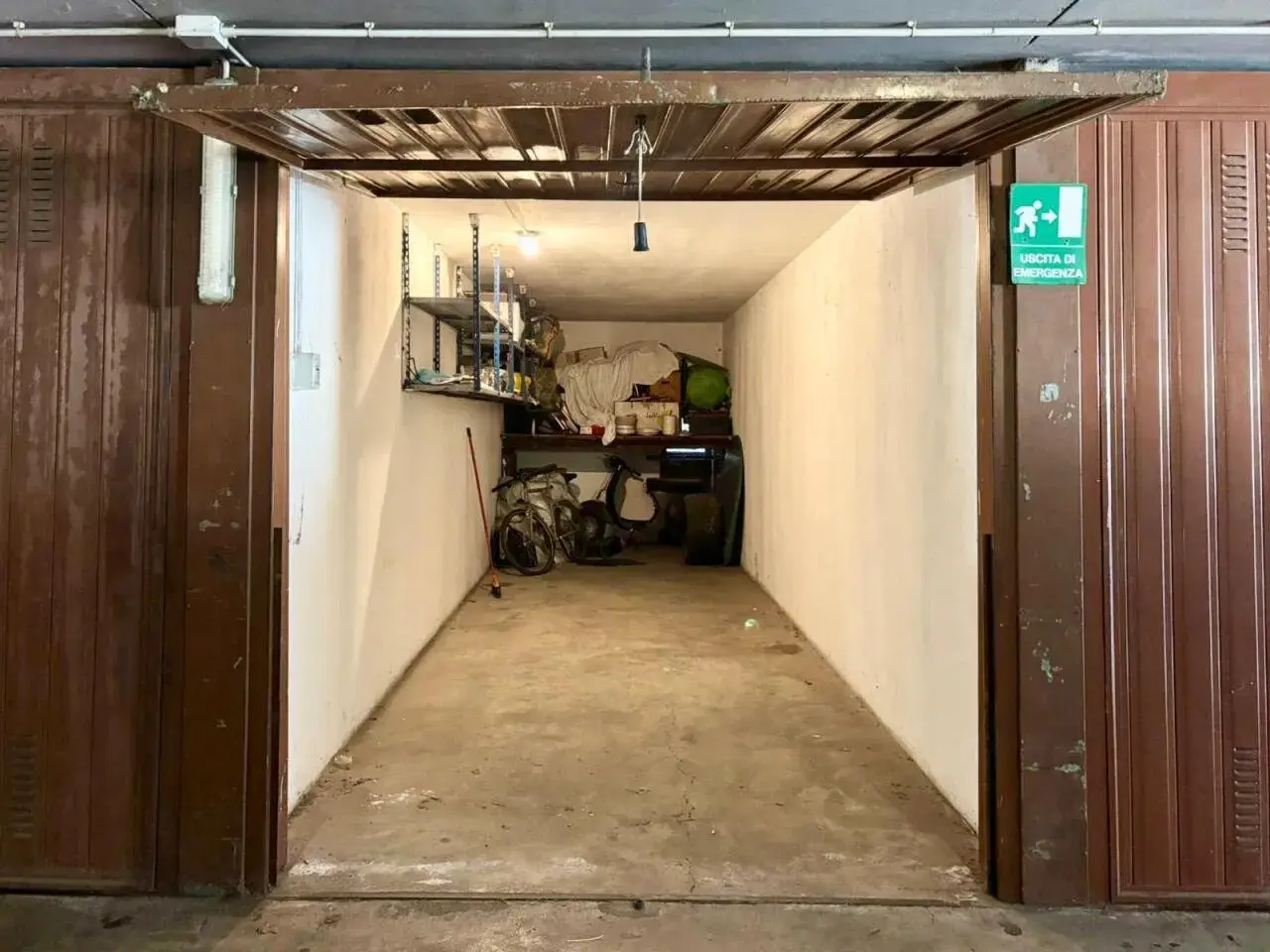 Parcheggio chiuso in Via Carlo Villa 21, Cinisello Balsamo, {3} - Foto 1