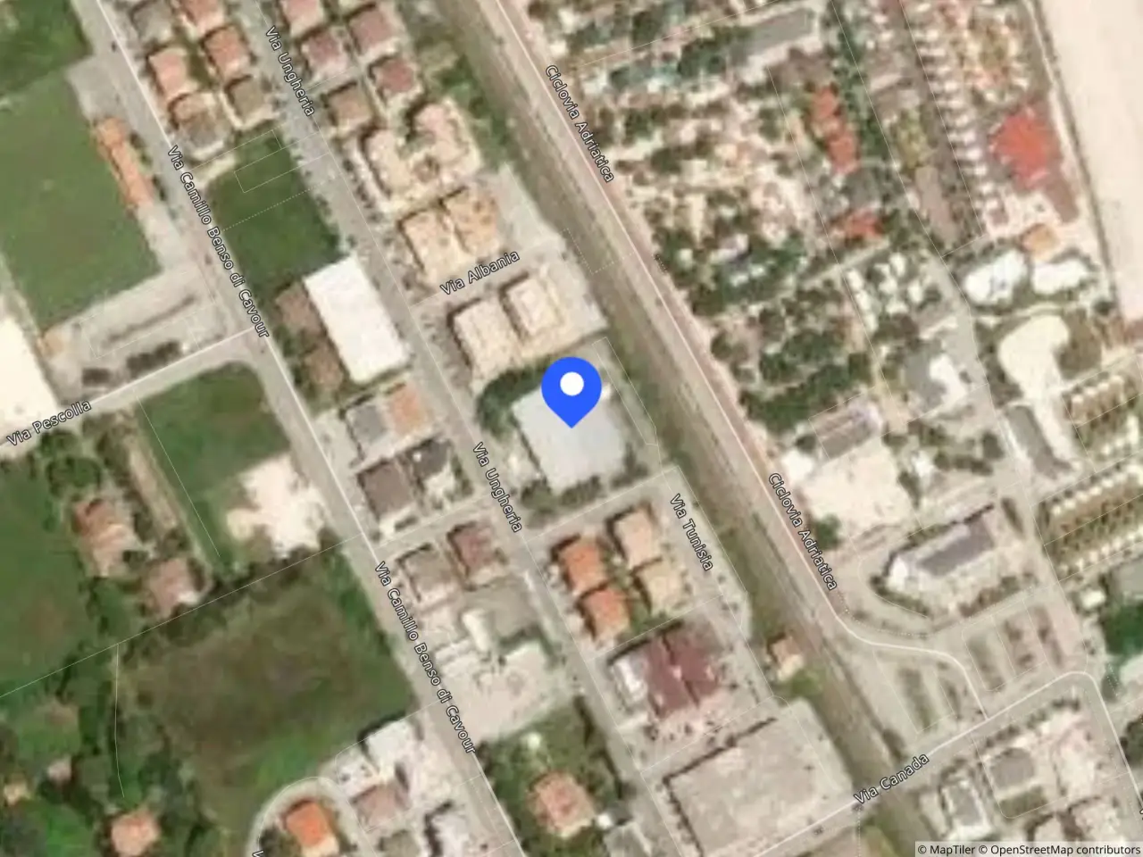 Negozio in Via Ungheria, 18, 63821 Porto Sant'Elpidio Fm, Italia 18, Porto Sant'Elpidio, {3} - Foto 2