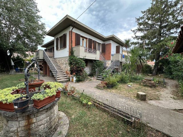 Villa in Via Siena 5, Carrara - Foto 1