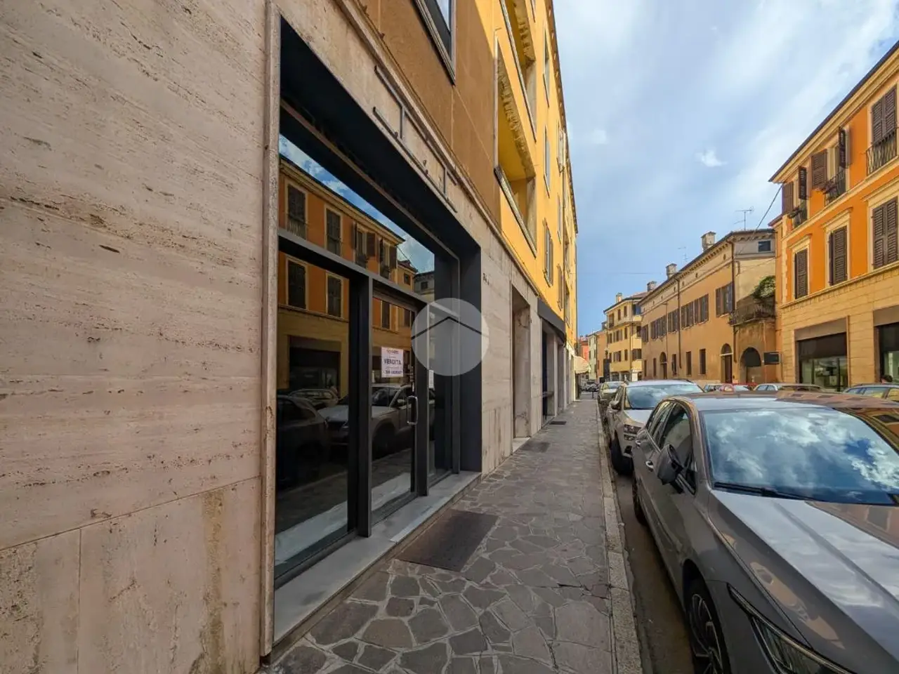 Negozio in Via Pietro Fortunato Calvi 34, Mantova, {3} - Foto 1