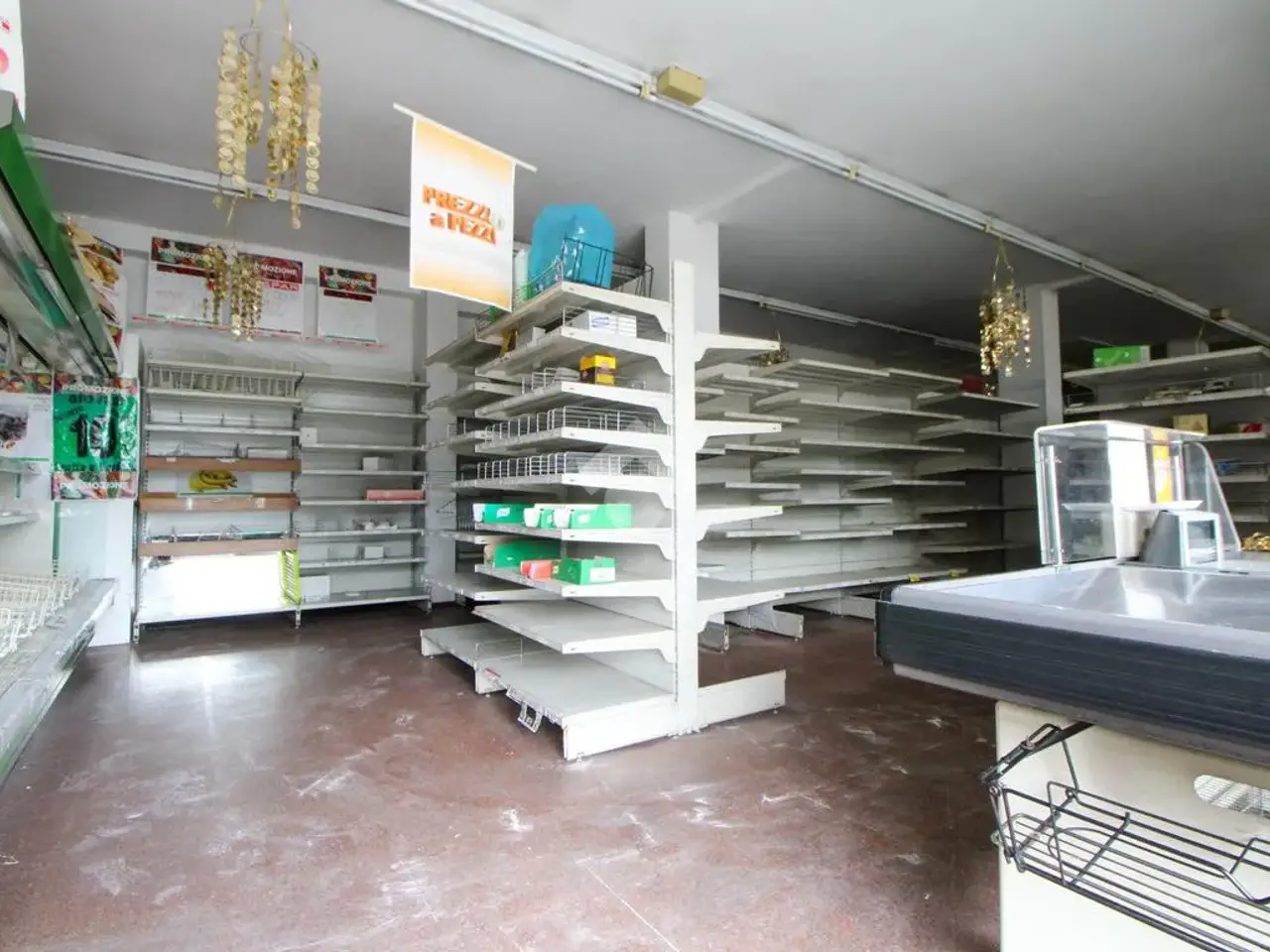 Negozio in Via V. Veneto, Bonate Sotto, {3} - Foto 1