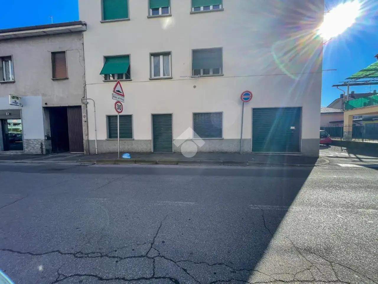 Negozio in Via Meda 1, Seregno, {3} - Foto 1