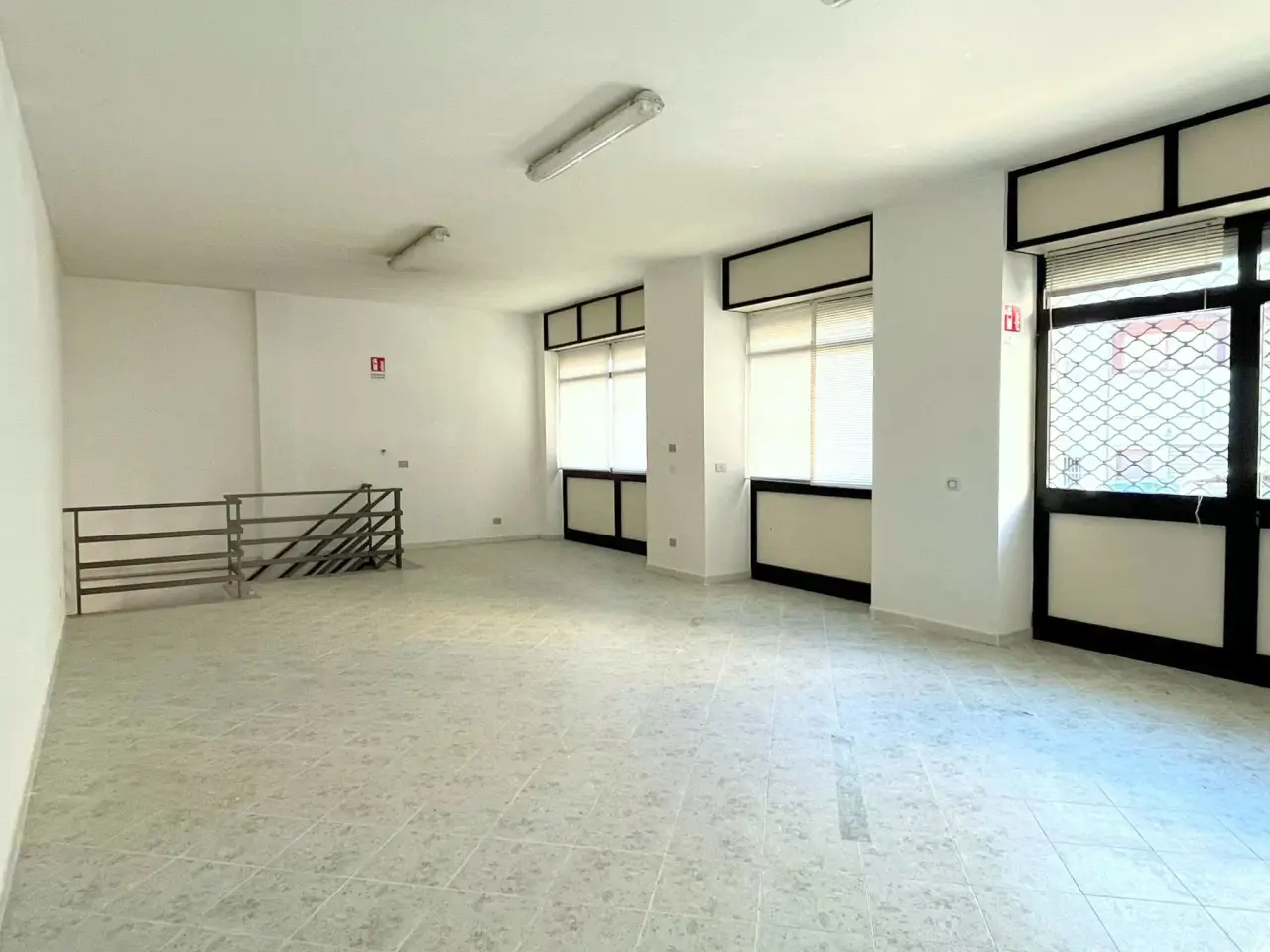 Negozio in , Sassari, {3} - Foto 1