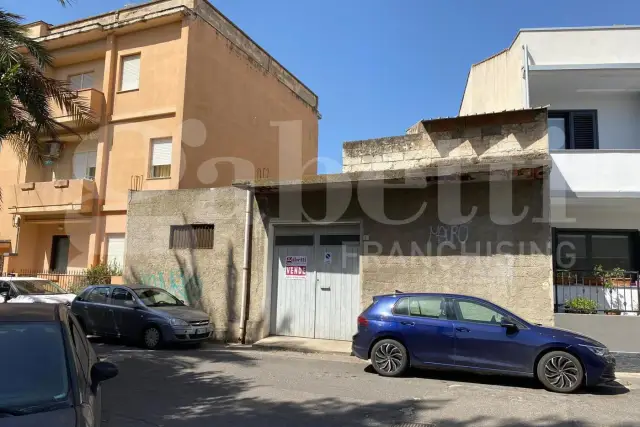 Casa indipendente in Via Calabria  7, Oristano - Foto 1