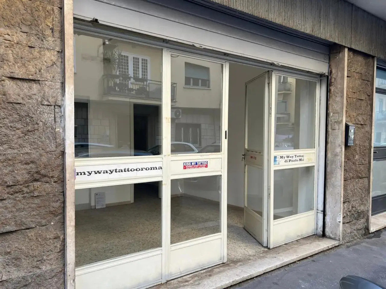 Negozio in Via Val Cristallina, Roma, {3} - Foto 2