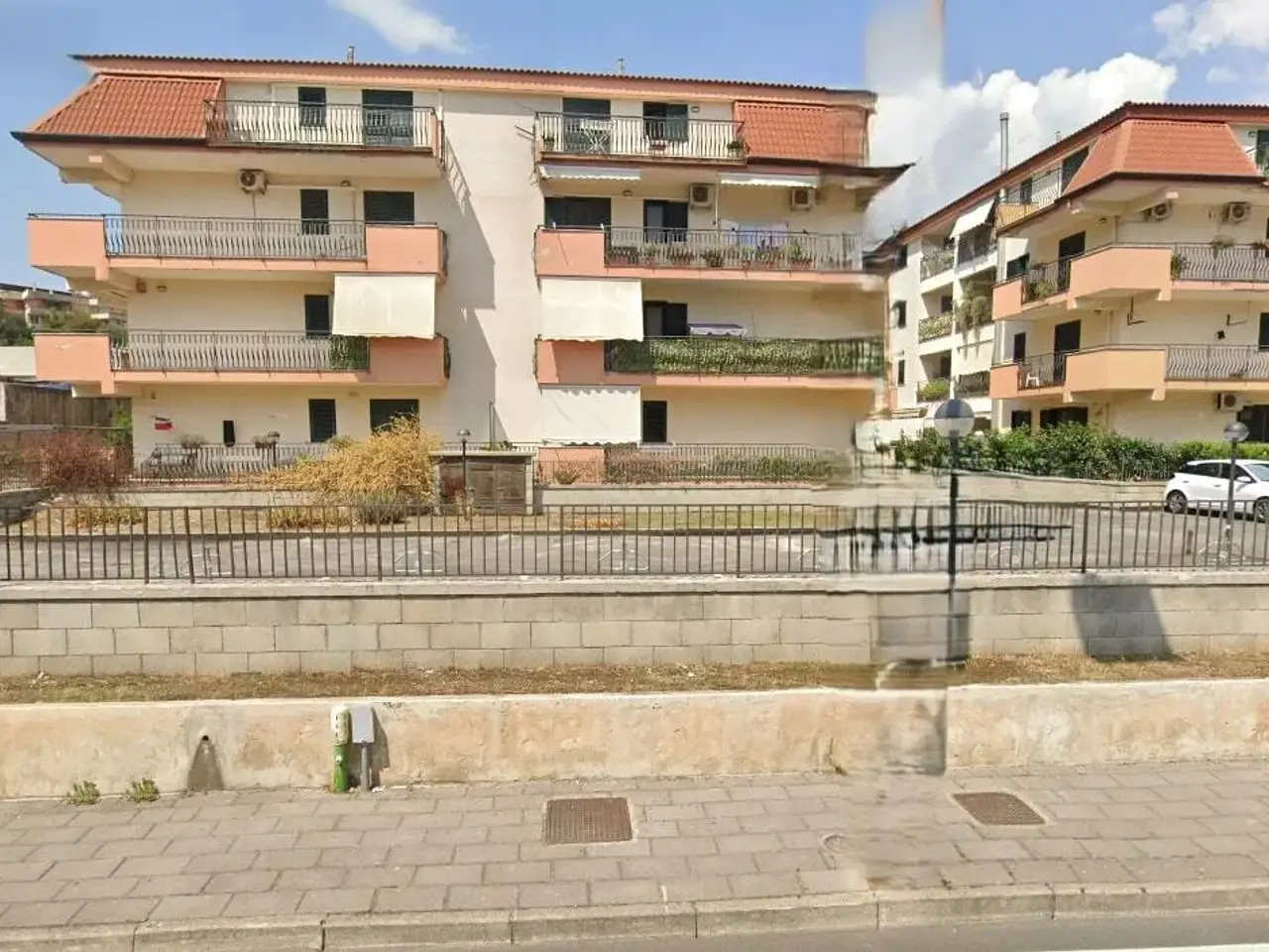 Garage - Autosilos - Parcheggio in Via Giuseppe Garibaldi 86, Nocera Superiore, {3} - Foto 2
