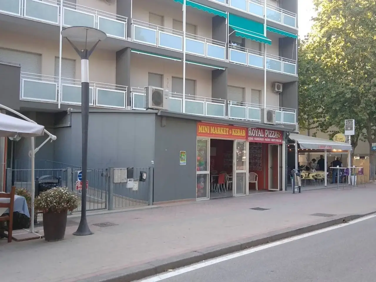 Negozio in Viale Fratelli Vivaldi 23, Ravenna, {3} - Foto 1