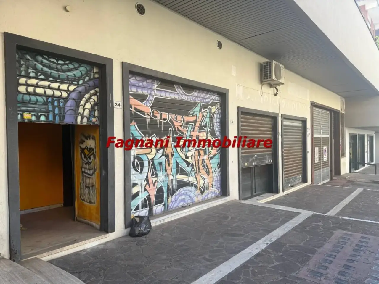 Locale commerciale in Via 24 Maggio,Velletri, Velletri, {3} - Foto 1