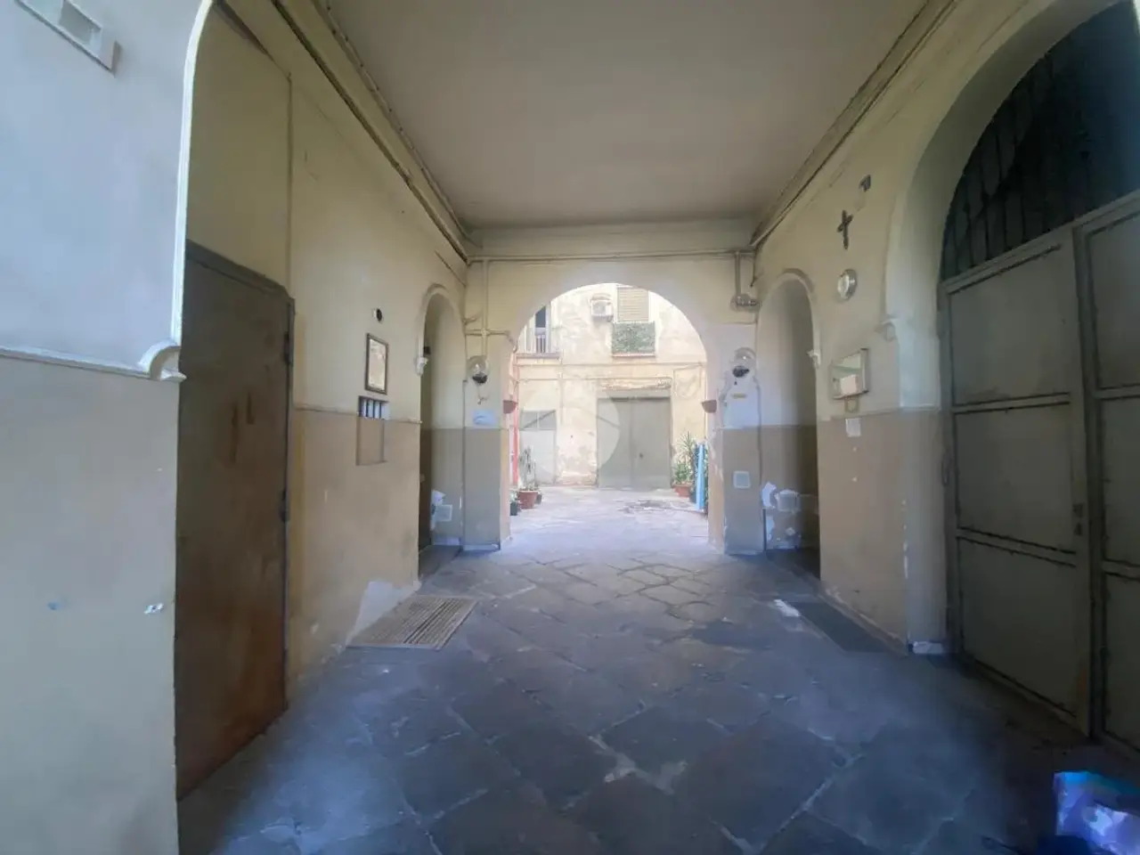 Magazzino in Piazza Nazionale 54, Napoli, {3} - Foto 2