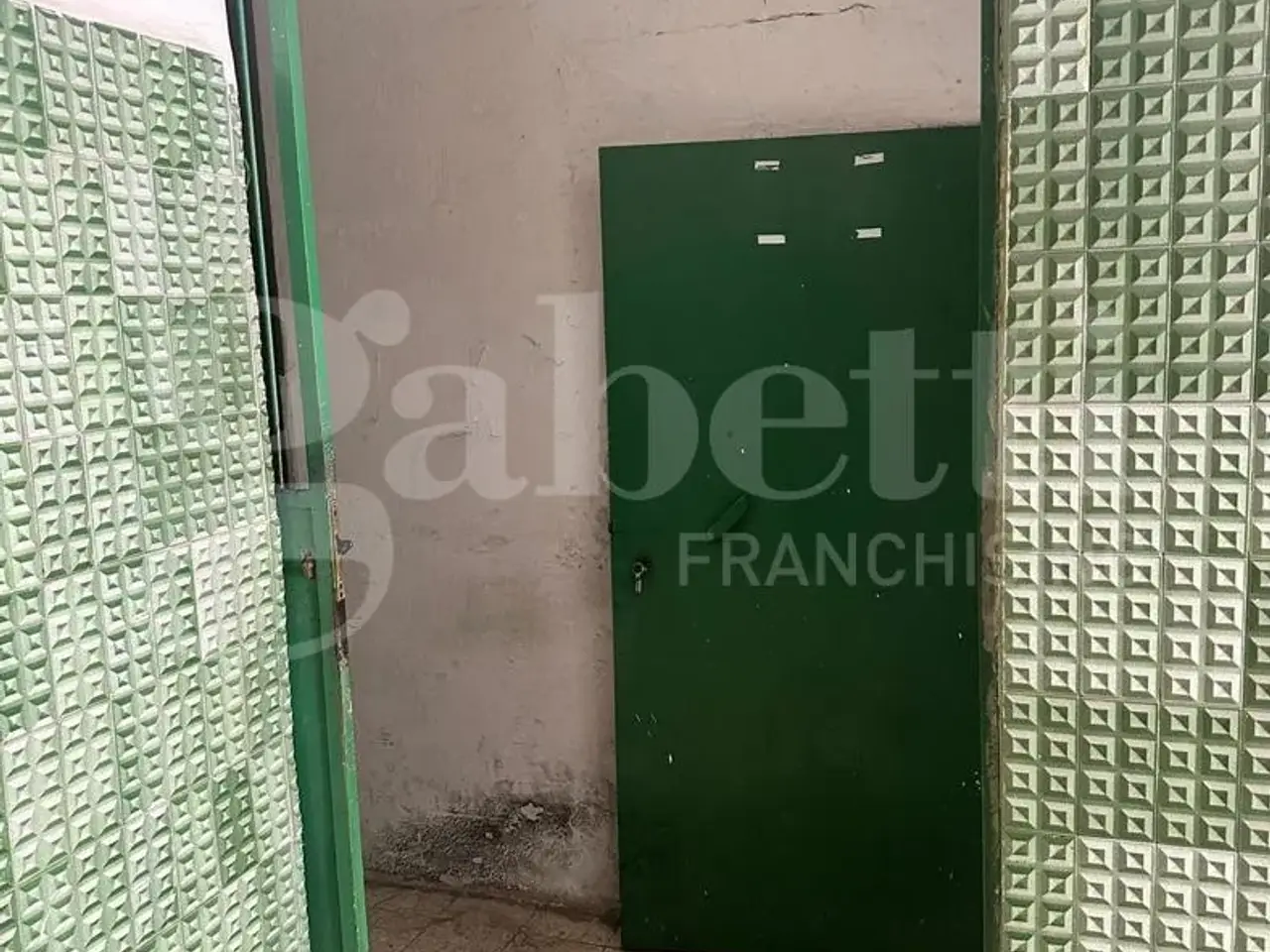 Magazzino in Via dei Falconi, Bisceglie, {3} - Foto 2