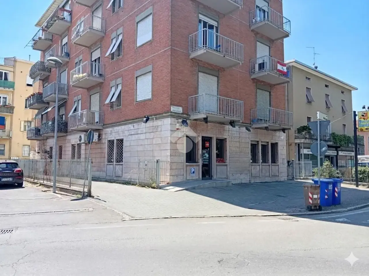 Negozio in Str. Montanara 2, Parma, {3} - Foto 1