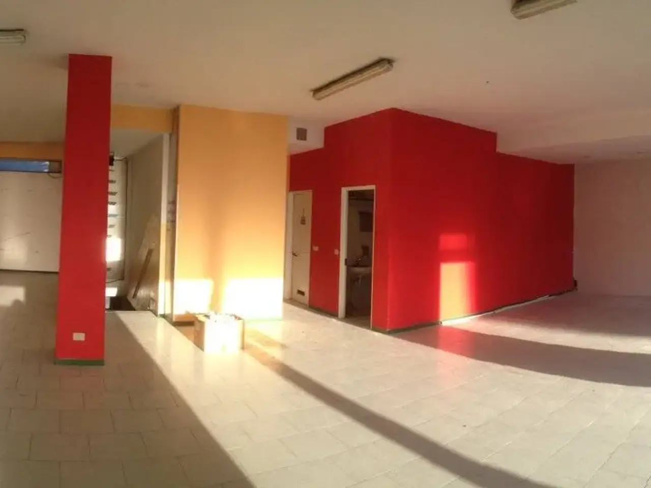 Negozio in Via delle Pinete, Massa, {3} - Foto 1