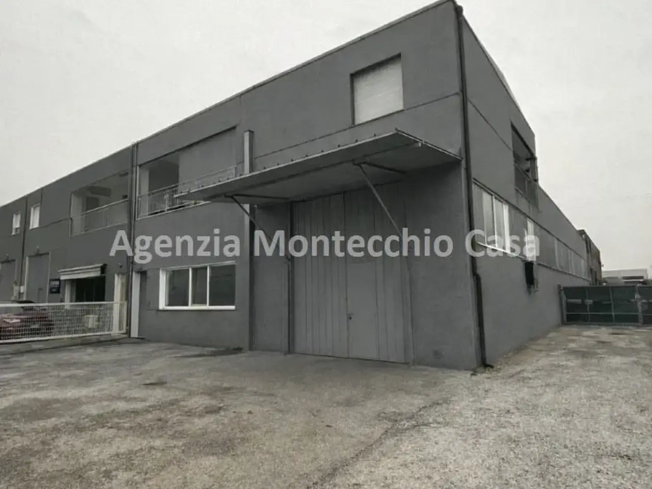 Capannone in Via Divisione Legnano, Pesaro, {3} - Foto 1