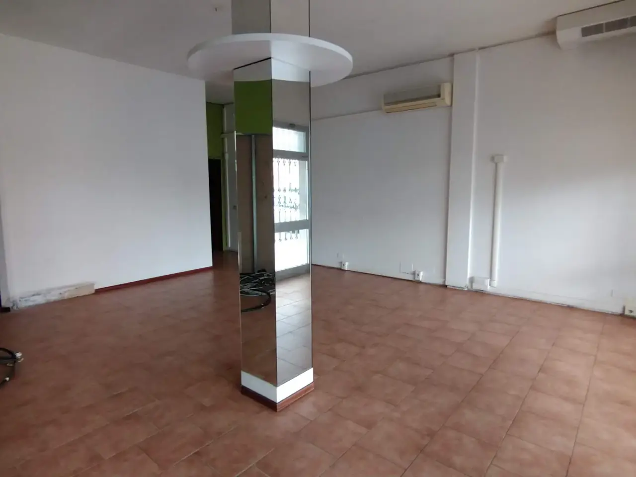 Negozio in , Gualtieri, {3} - Foto 1