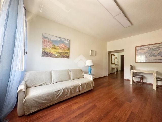 Vierzimmerwohnung in Via Carlo Fontana 21, Carrara - Foto 1