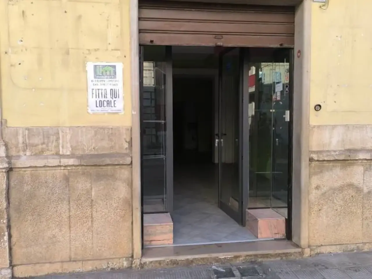 Negozio in Via Beato Giacomo 23, Bitetto, {3} - Foto 1