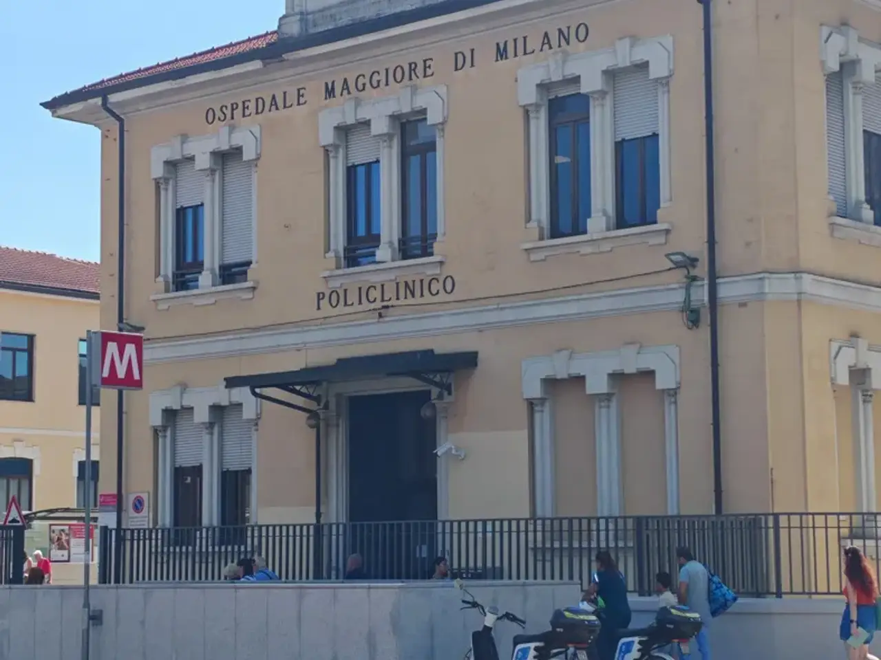 Negozio in Via Francesco Sforza 28, Milano, {3} - Foto 1