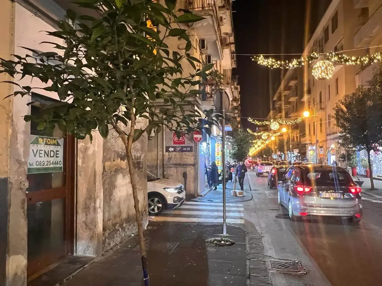 Negozio in  Salerno, Salerno, {3} - Foto 1