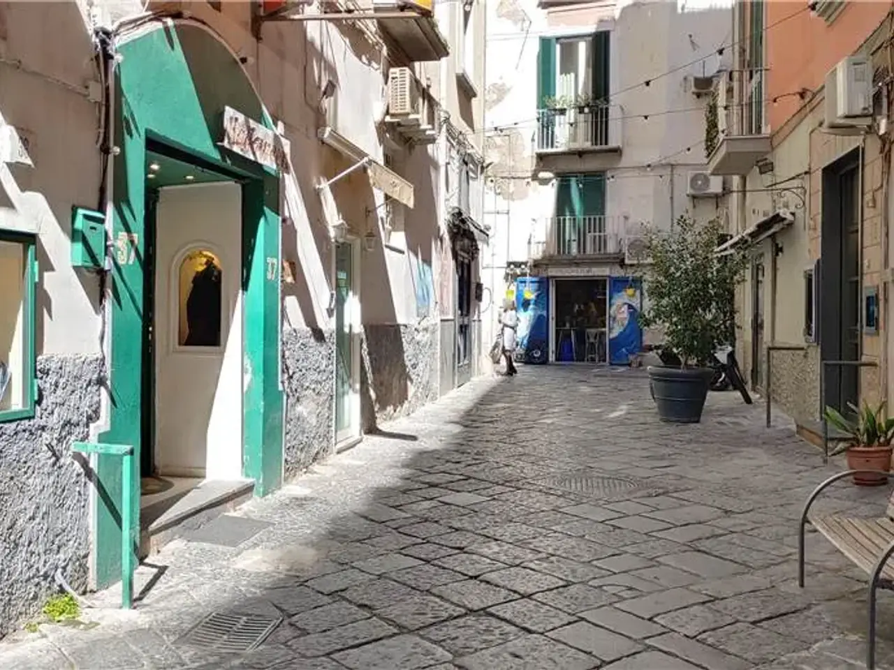 Negozio in Via Ferrigni 38, Napoli, {3} - Foto 1