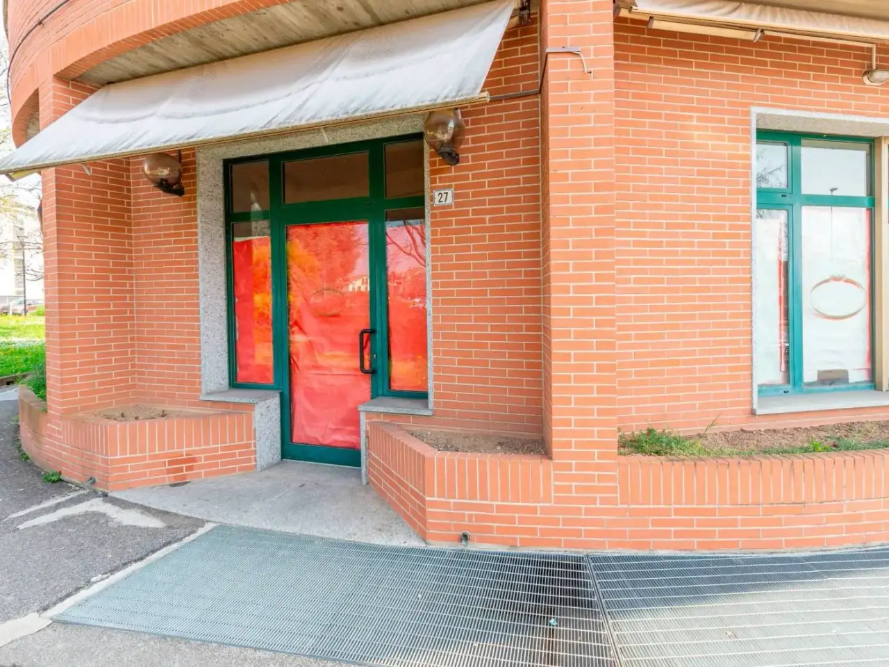 Negozio in Via Aldo Moro 27, Gessate, {3} - Foto 1