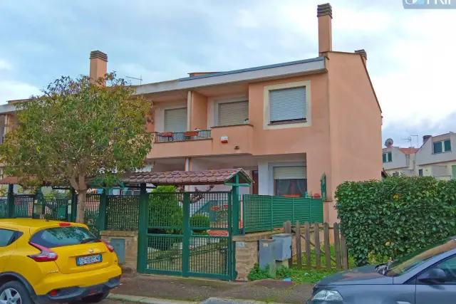 Villa a schiera in Via delle Viole, Ladispoli - Foto 1