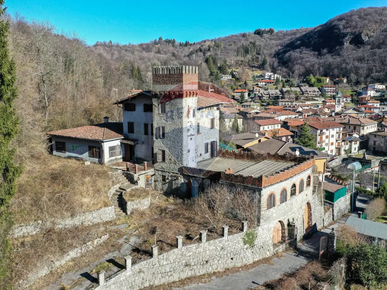 Albergo in , Barni, {3} - Foto 1