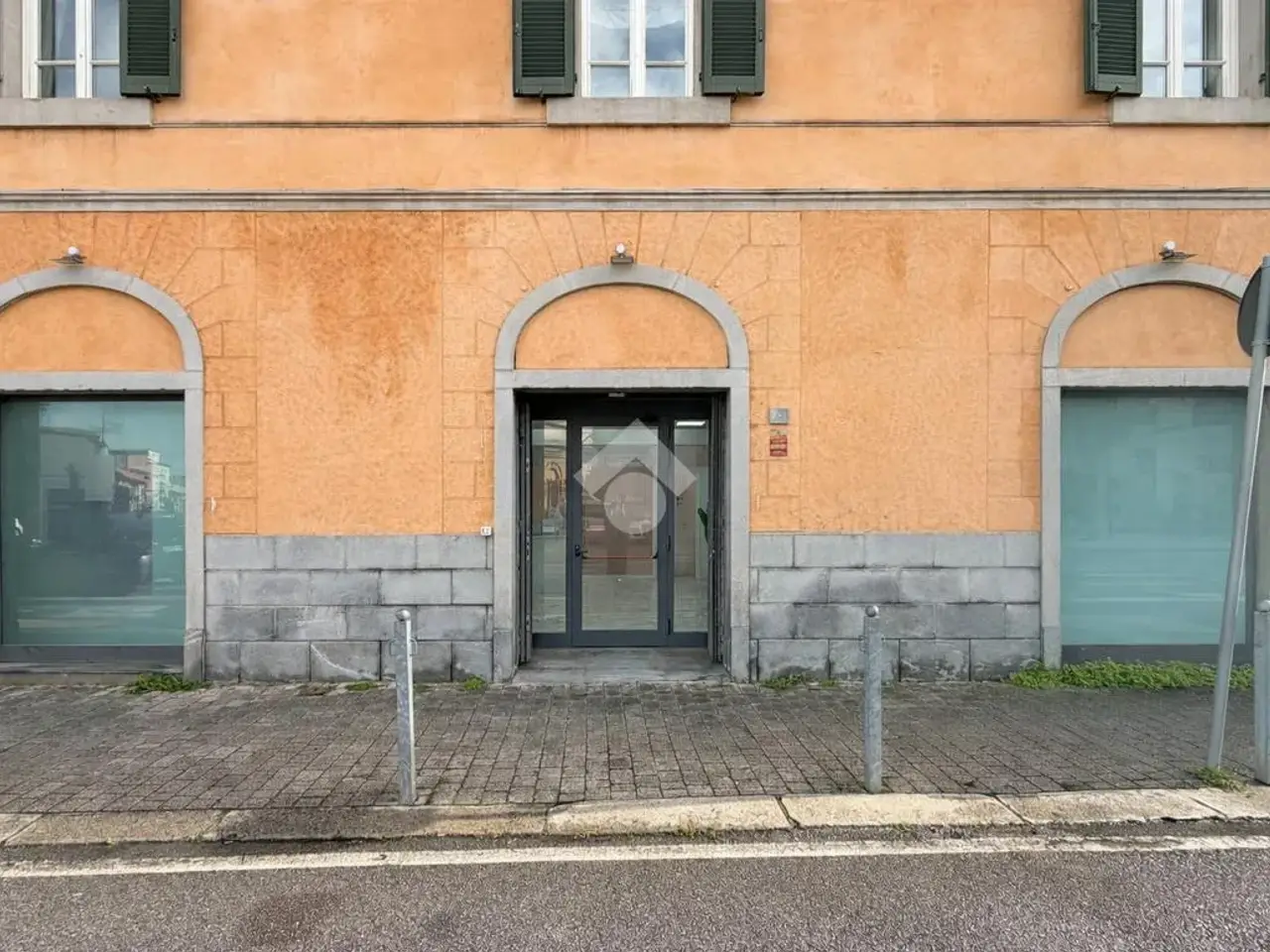 Negozio in Piazza Guerrazzi 7, Pisa, {3} - Foto 1