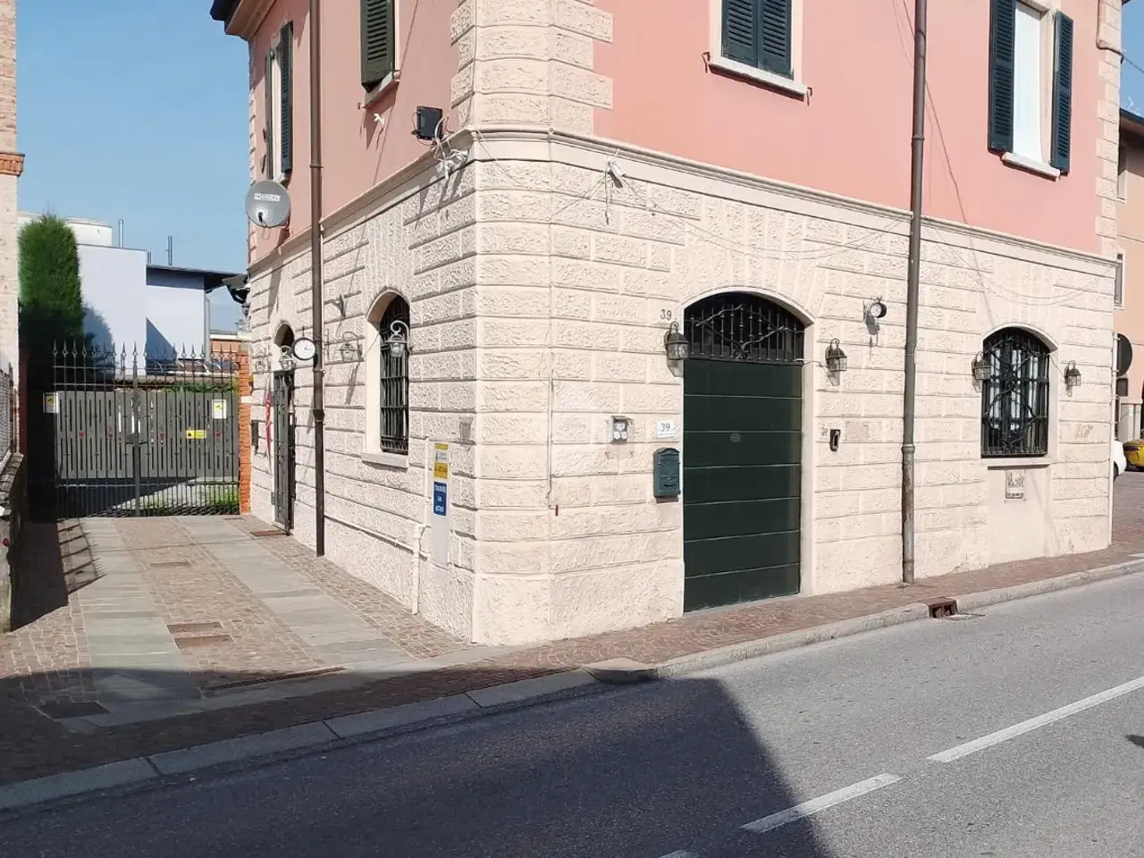 Negozio in Via Martiri della Libertà 39, Lograto, {3} - Foto 2