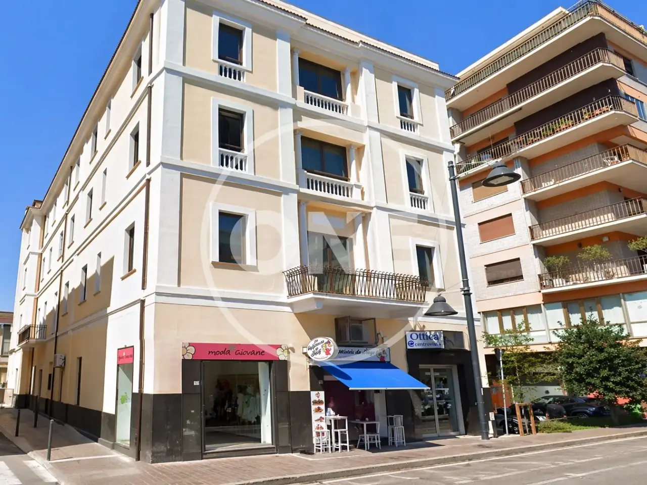 Negozio in Corso Vittorio Emanuele II, 183 183, Pescara, {3} - Foto 1