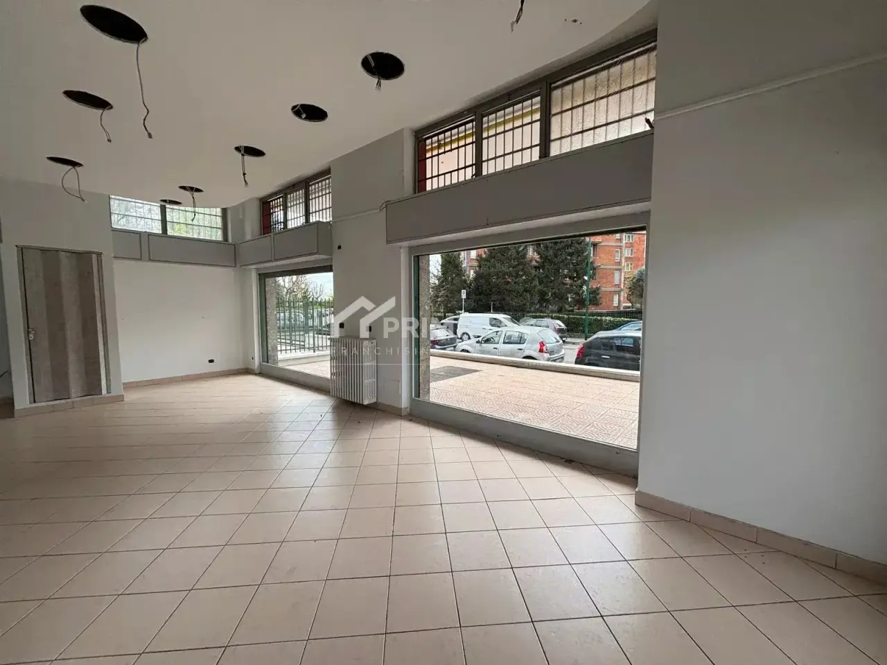 Negozio in Via Achille Grandi, 134, Sesto San Giovanni, {3} - Foto 1