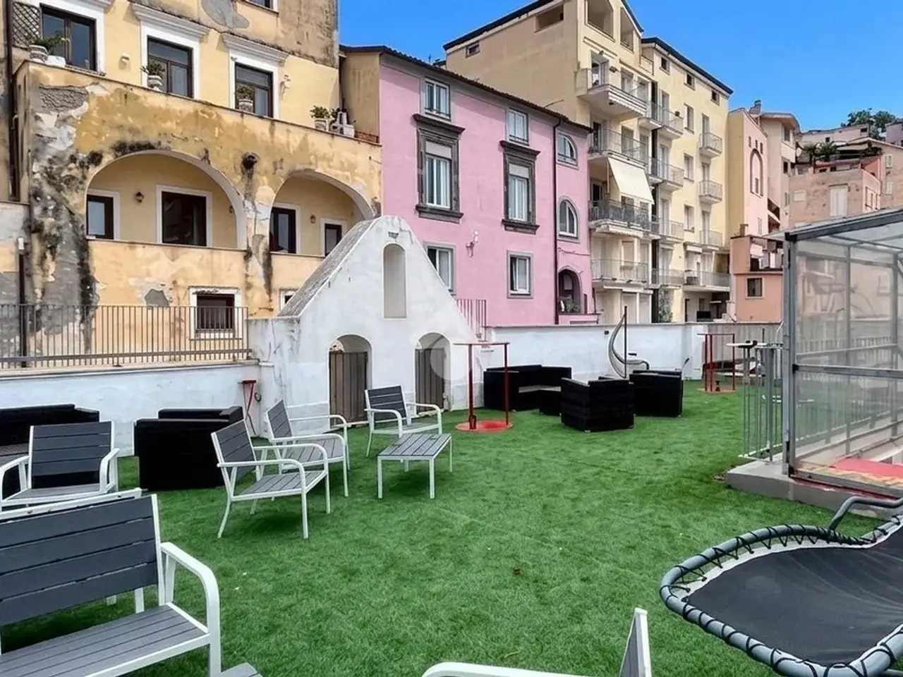 Palazzina commerciale in Via Regina Maria Sofia 22, Gaeta, {3} - Foto 1