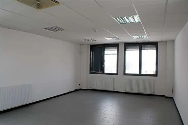 Office in Via Emilia Est, Modena - Photo 1