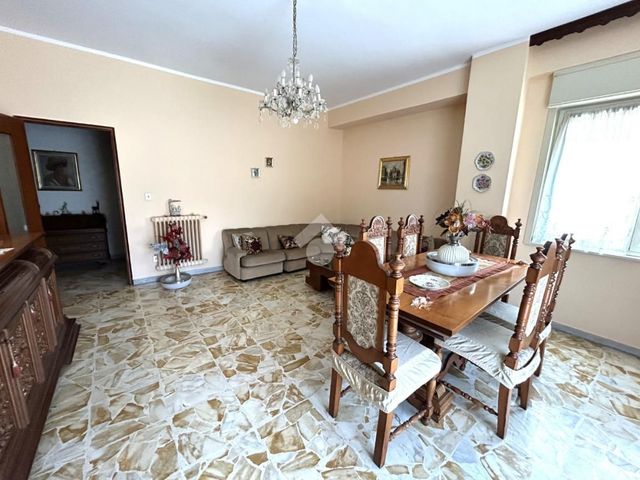 4-room flat in Via XX Settembre 91, Lamezia Terme - Photo 1